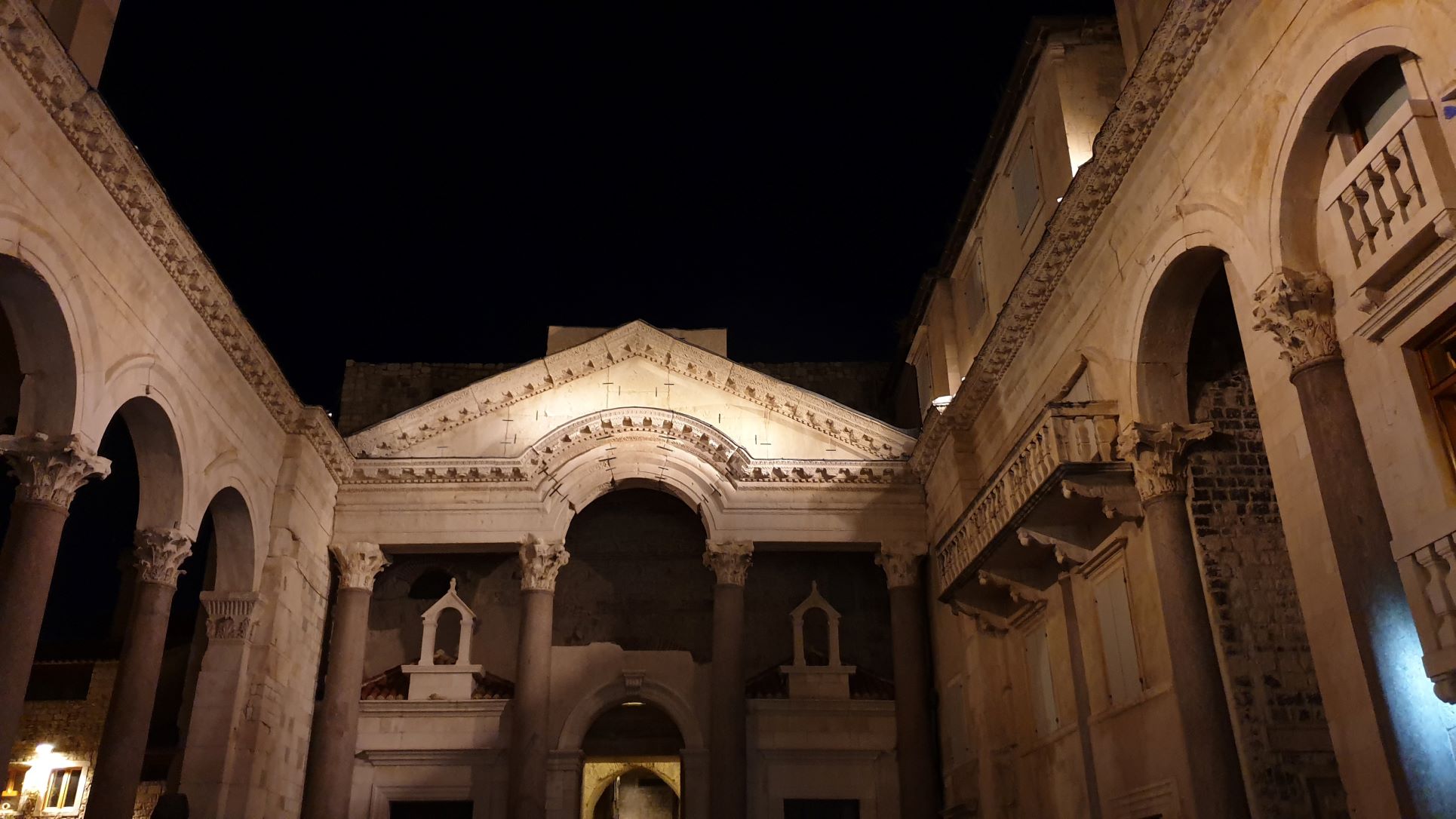Diocletian’s Palace at night